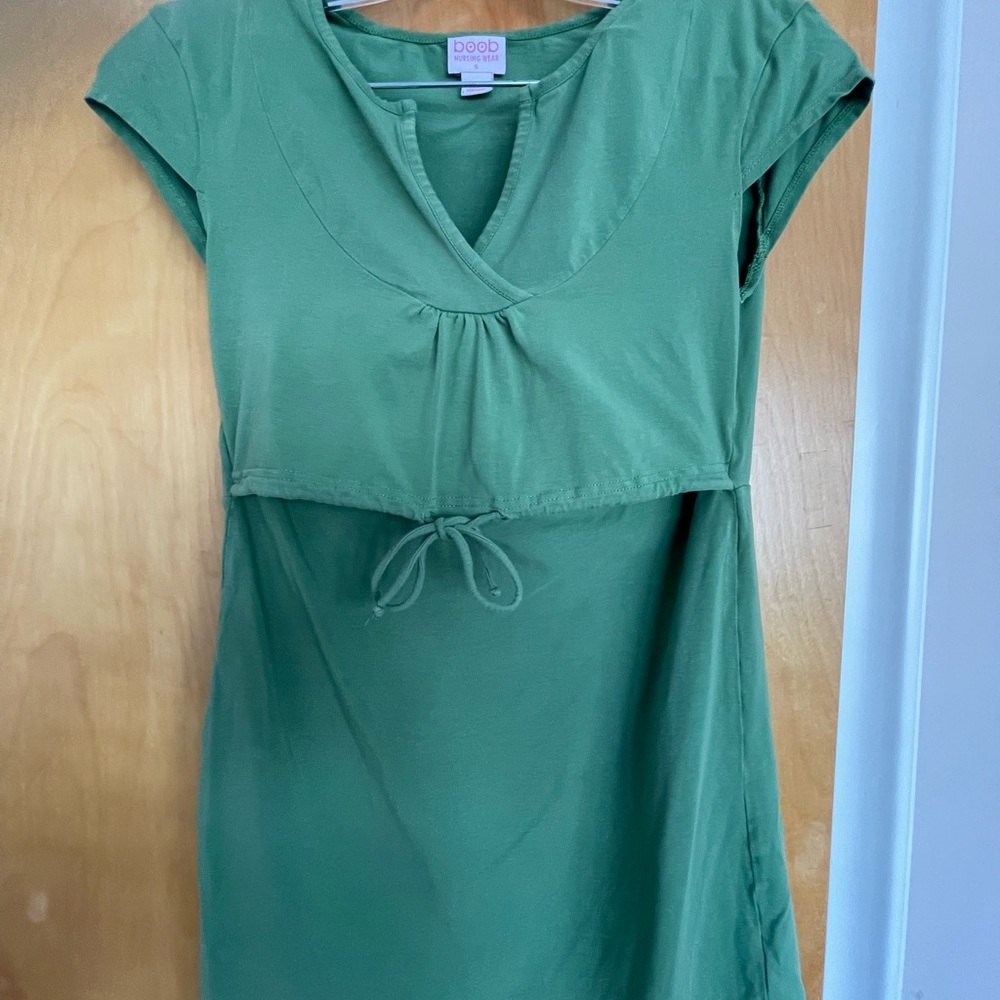 Green, size Small, Boob Design Nursing shirt